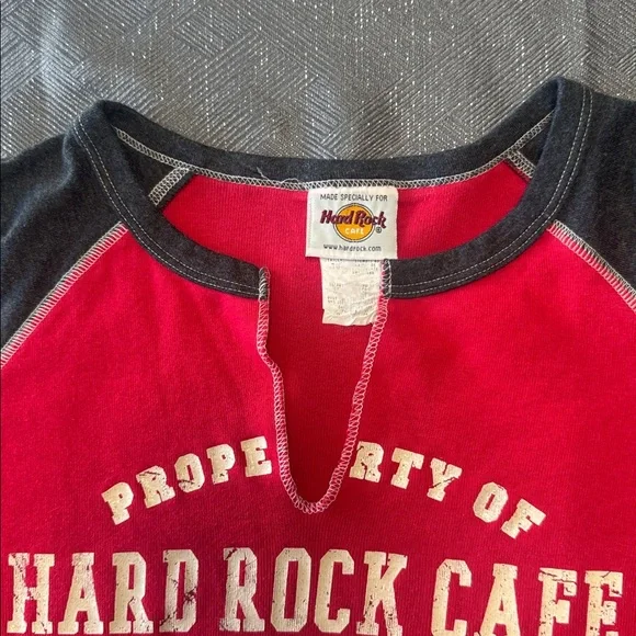 Vintage Hard Rock Cafe Women’s Red/Gray 3/4” Sleeve Tee - Picture 2 of 6